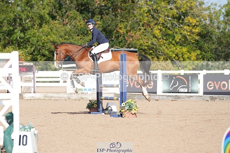 251005-104358-02629 - Cls 22 British Novice and 90cm