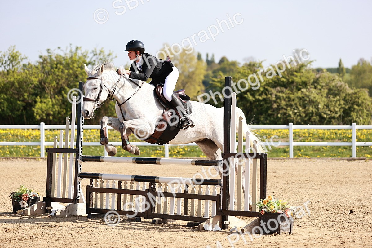  - Class 21 - Senior British Novice - 90cm