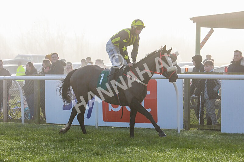 281224-Race 1-Not Staying Long-1198 - Race 1