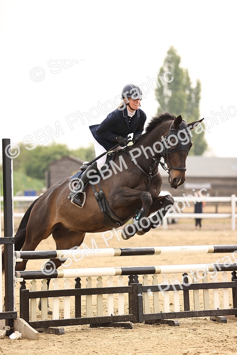  - Class 15 - Senior British novice - 90cm