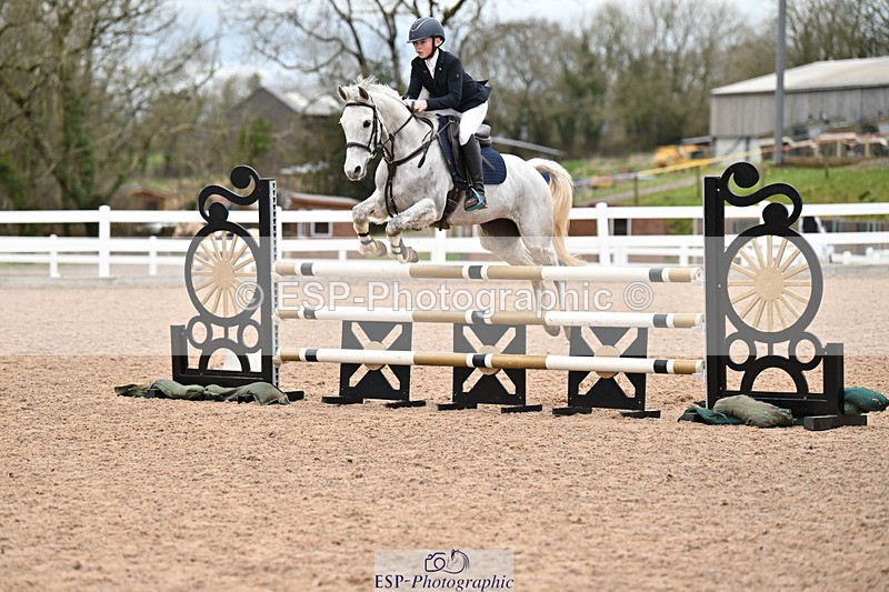240310A-123125-02484 - Cls 5 Pony Newcomers and 1m Open