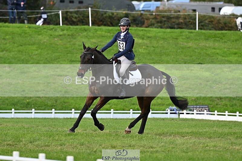 251024A-133829-12182 - D-363-Florrie.Ball