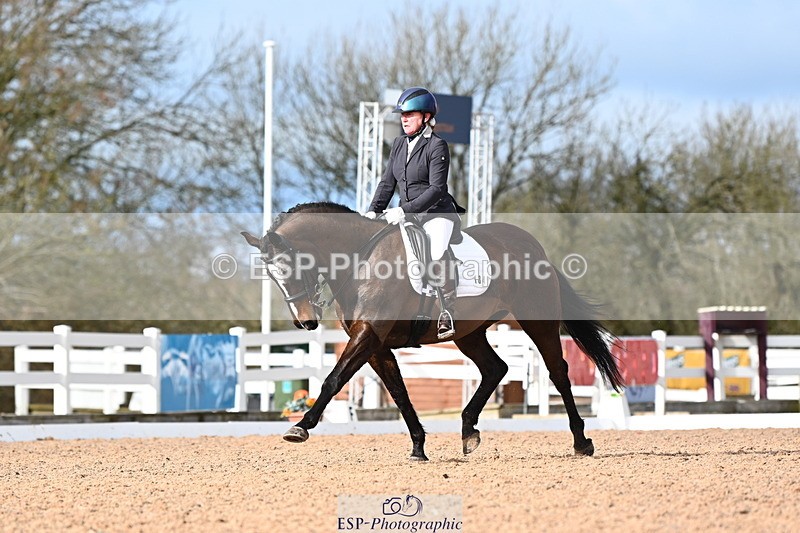 240218A-143828-08701 - 184-jeanette.male-Langaller.Future.Star