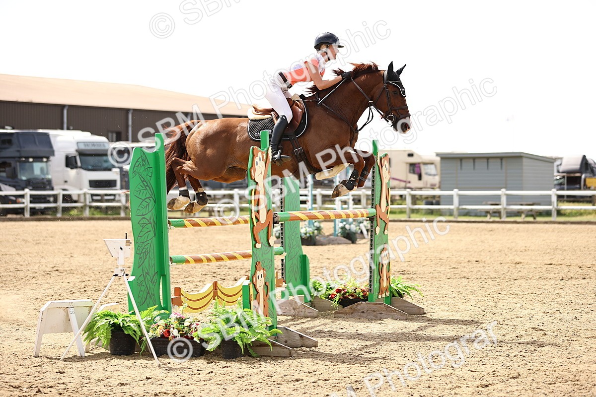 SBM_000468 - Class 15 - Redpost Equestian Senior Foxhunter - 1.20m