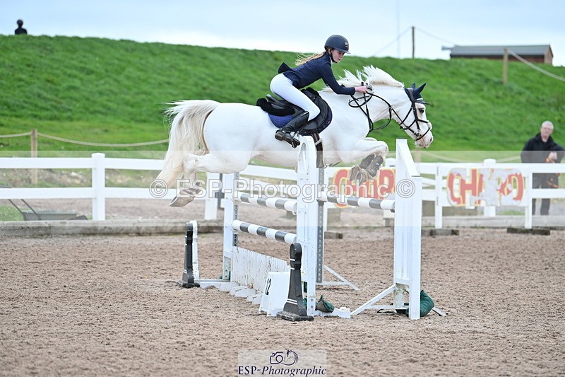 231119A-113543-05450 - Sun Cls 5 Newcomers & 1m Open