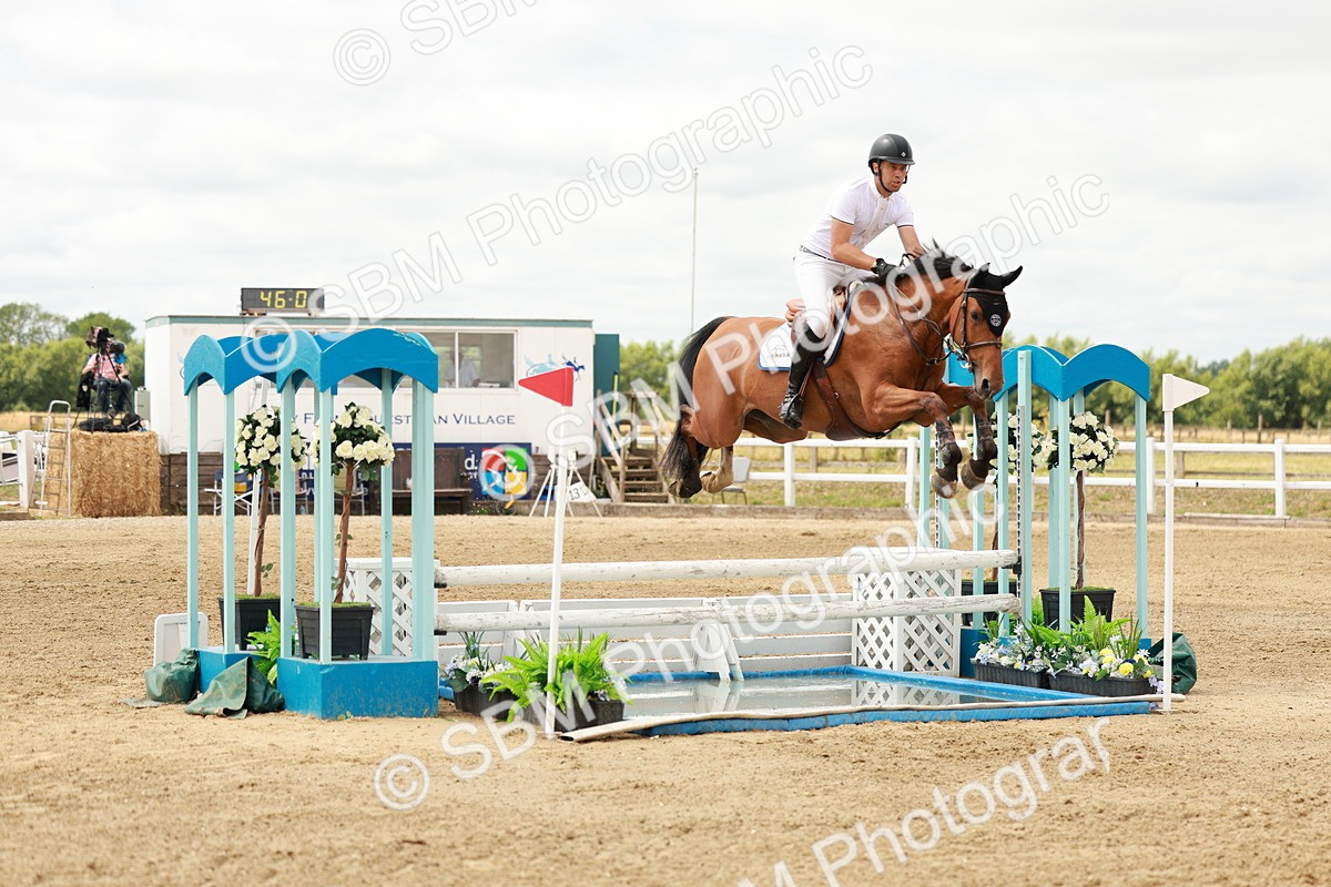 SBM_018373 - Class 21 - Senior Newcomers Championship 2d Rd