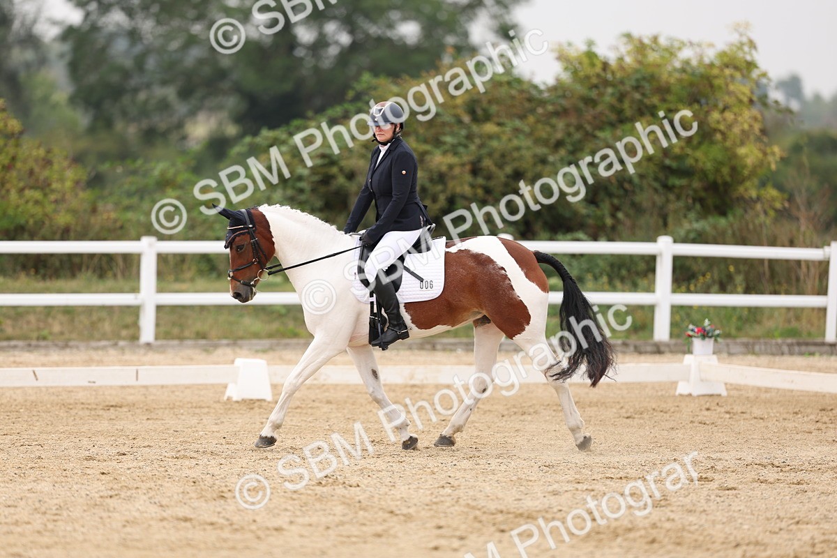 SBM_01474 - Class 9 - Novice 27 Champs