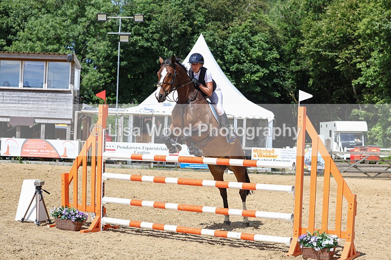 3E7A7492 - Class 8: Senior Newcomers/1.10m open