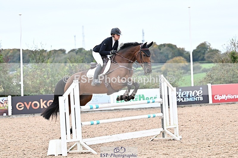 251015-140557-00710 - Cls 4 Newcomers and 1.10m Open