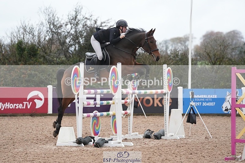 251107-130118-01043 - Cls 6 Foxhunter and 1.20m Open