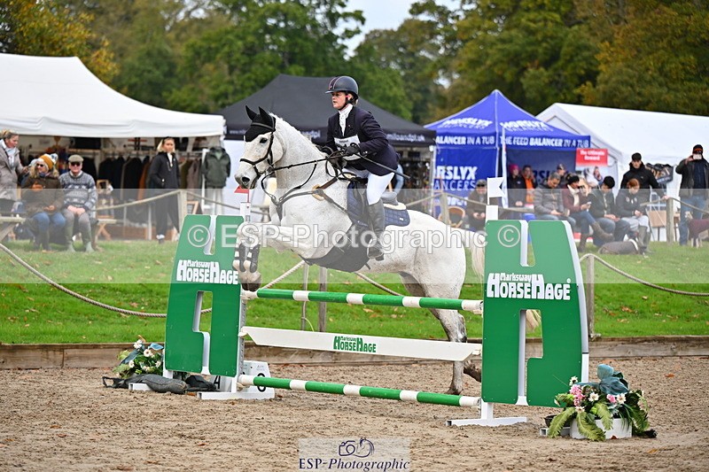 251026A-104452-23717 - D-318-Caroline.Allan