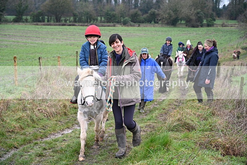 WJ7_9497 - Walk out..