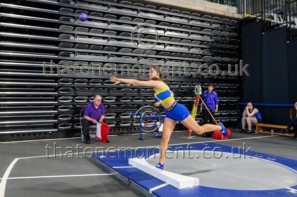 AgeInd25SAT-921857 - Field Female