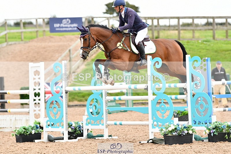 240915A-170650-11178 - Cls 30 Snr Foxhunter