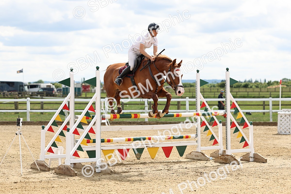 SBM_005919 - Class 19 - Senior Newcomers - 1.10m