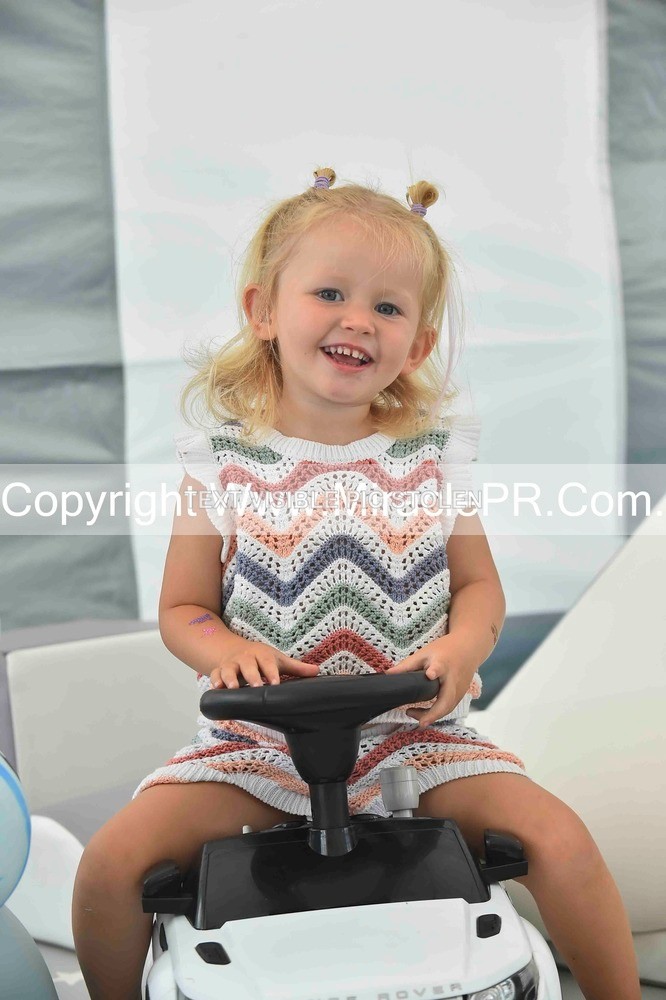SH4_2100 - Bonny baby competition.