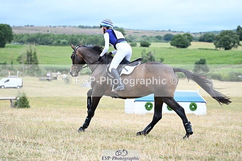 250803A-123613-13249 - M-553-Beatrice.Hayman-Joyce-ICONIC