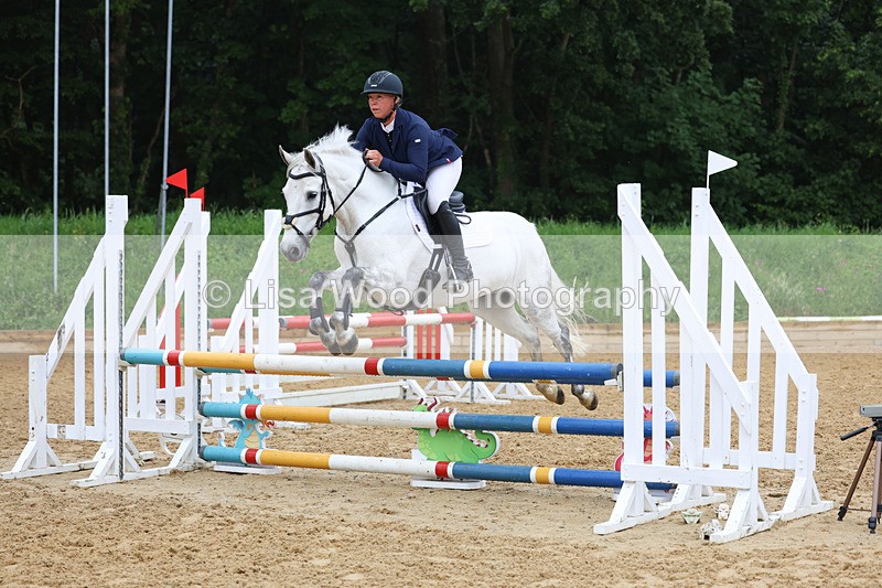 3E7A5310 - Class 4: Senior British Novice/90cm open