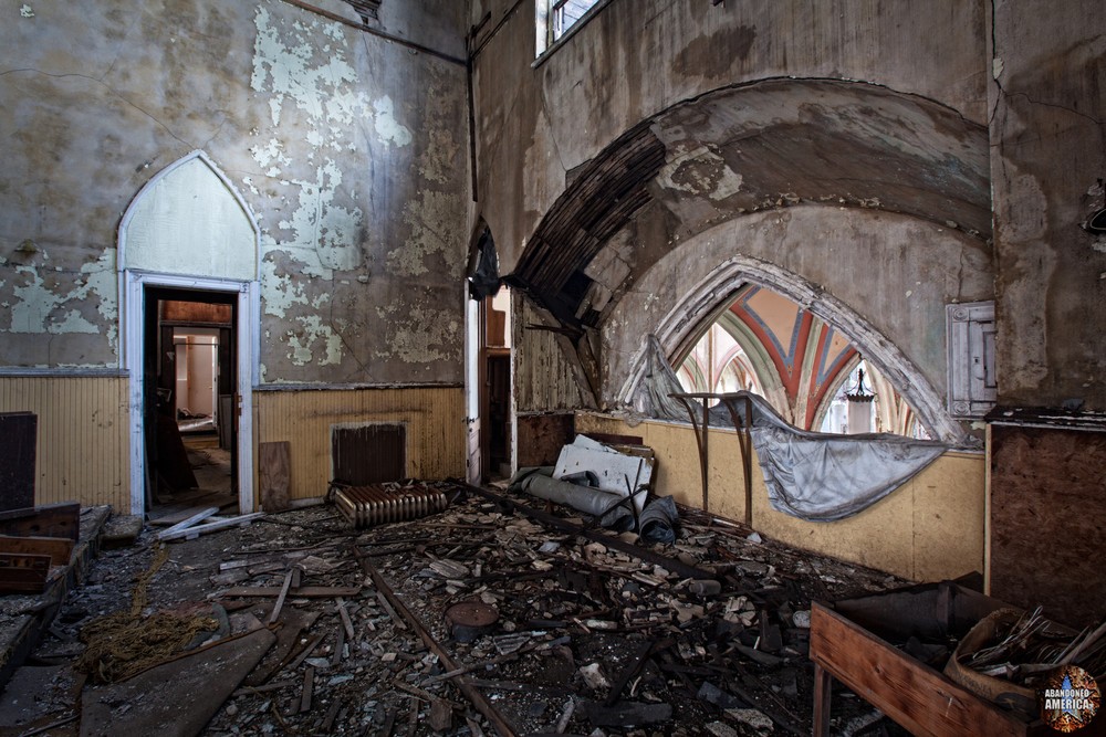 St Bonaventure Church (Philadelphia, PA) | A Glimpse of Former Finery - St. Bonaventure Roman Catholic Church