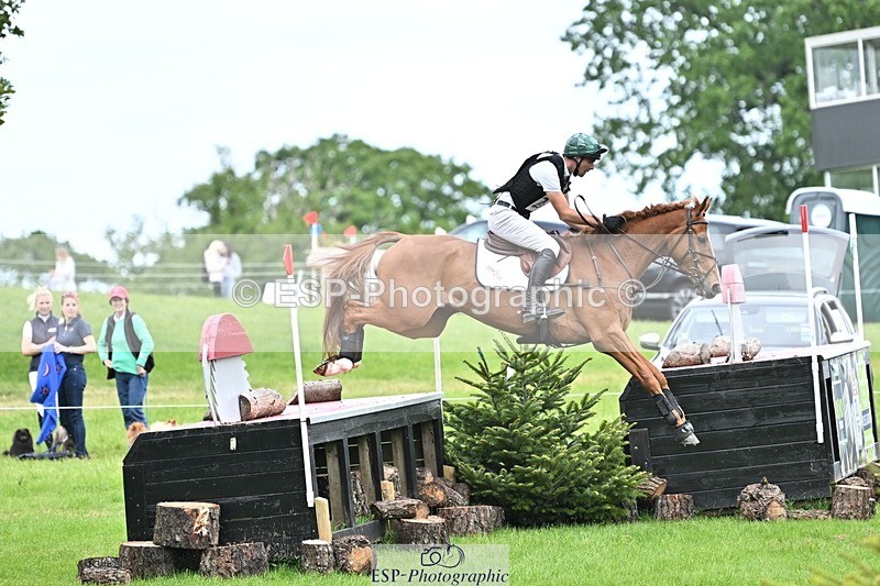 240525-154057-17240 - 223-MORNINGSTAR_VAN_ALTRIDO-Max_Warburton