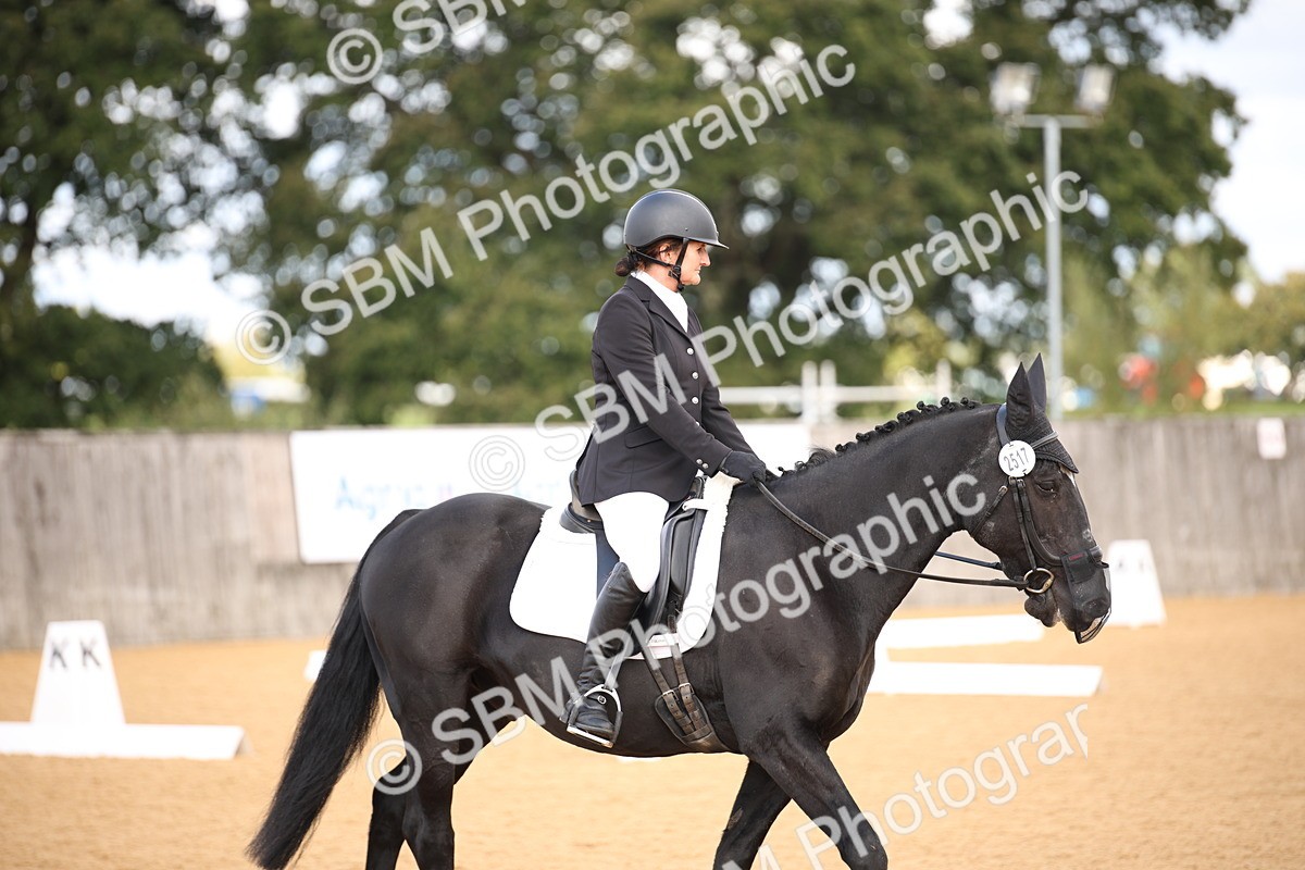 SBM_04272 - D2 Small Tour Championship Intro C