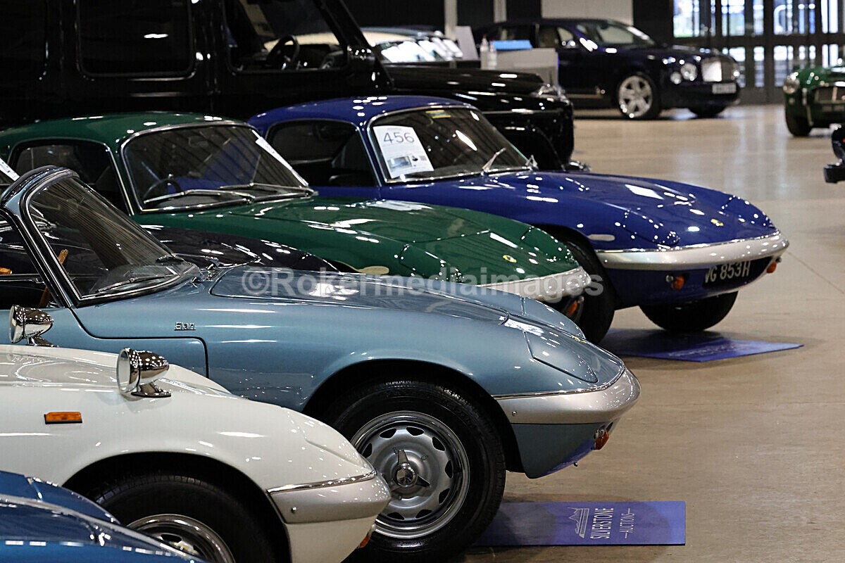 RETRO-9 - Race Retro