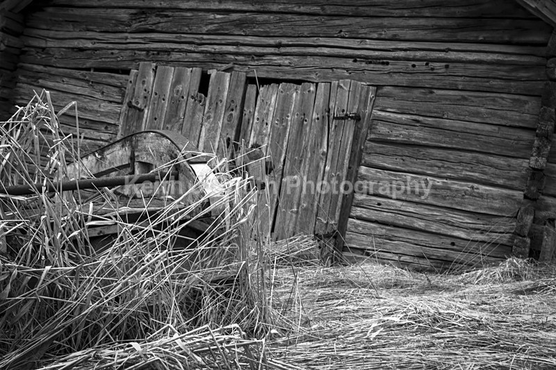 Old Wooden Barn,B-W-4295 - Black & White.