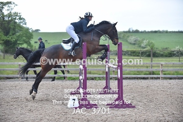 JAC_3701 - CLASS 8 Senior Newcomers/ 1.10m Open