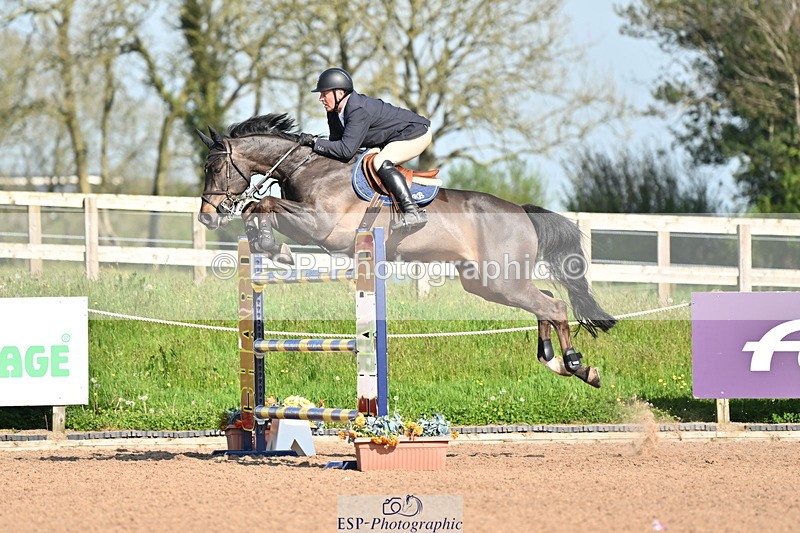 240510A-165800-09341 - Cls 24 National 1.40m Open