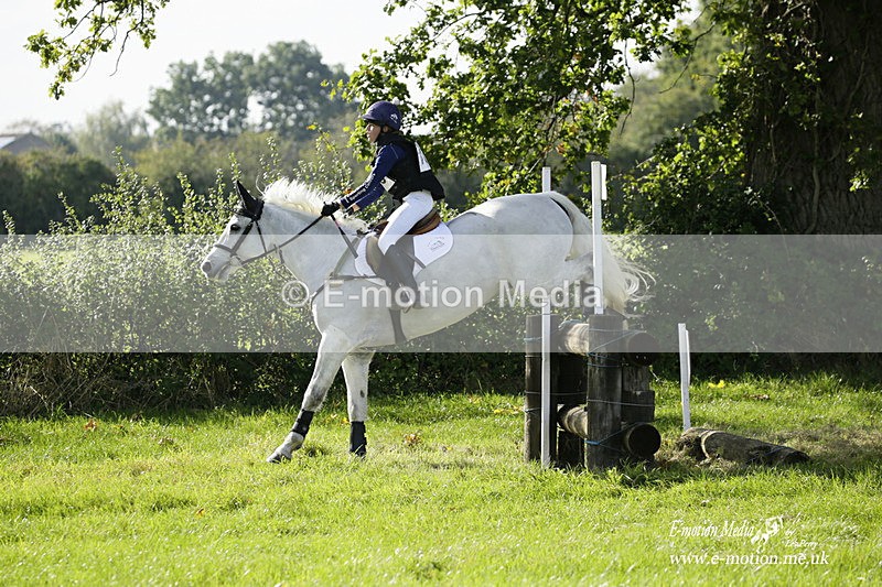  WWHT 171021 3330 - Intermediate (0.90m)  17/10/21