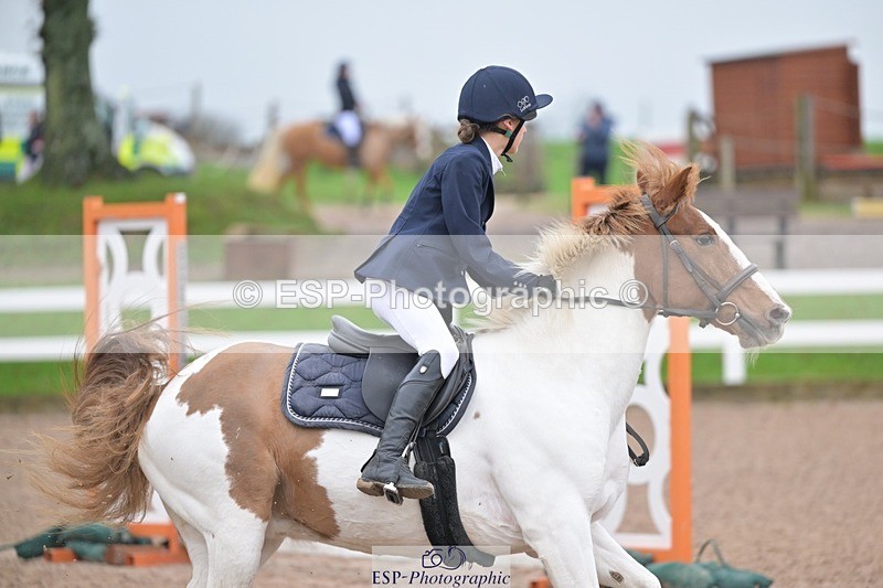 251116-100128-01100 - Cls 2 Pony Intro 70cm