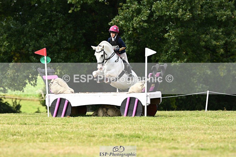 240825X-114635-32111 - 70cm XC 11.00 to 12.00