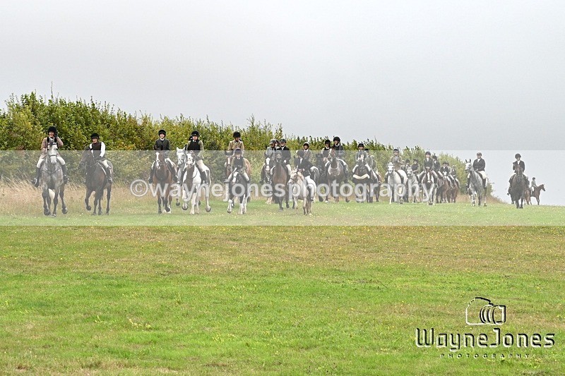 WJ7_1126 - Berks & Bucks Hound Exercise Blewbury 13-09-26