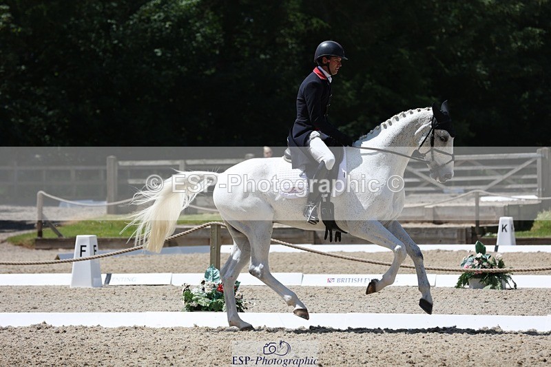 230526-125508-06287 - 163-UVERA_Z-Harry_Meade-WEDTrotUp+DR