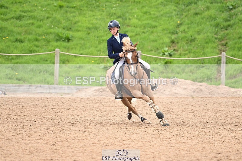 240630A-135006-13880 - Cls 25 HOYS 138cm Qualifier