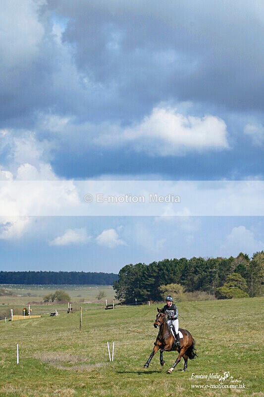 BE 110421 321a - Equestrian