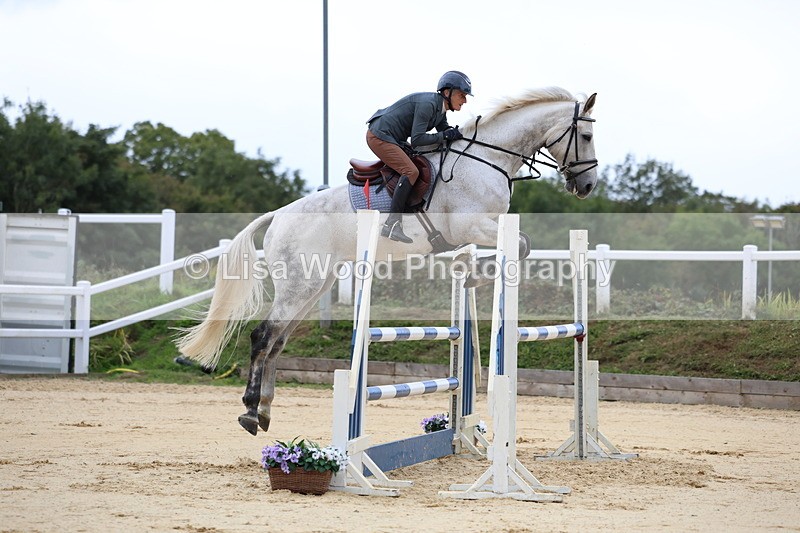 3E7A3058 - Class 8: Senior Newcomers/1.10m open