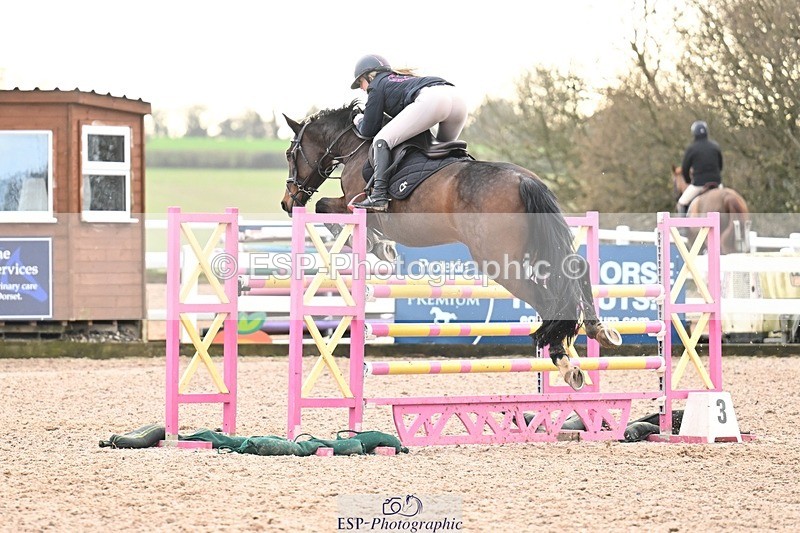 251206-134310-01163 - Cls 13 Snr Foxhunter and 1.20m