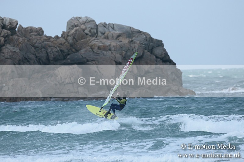 WS 020413-166 - Windsurfing