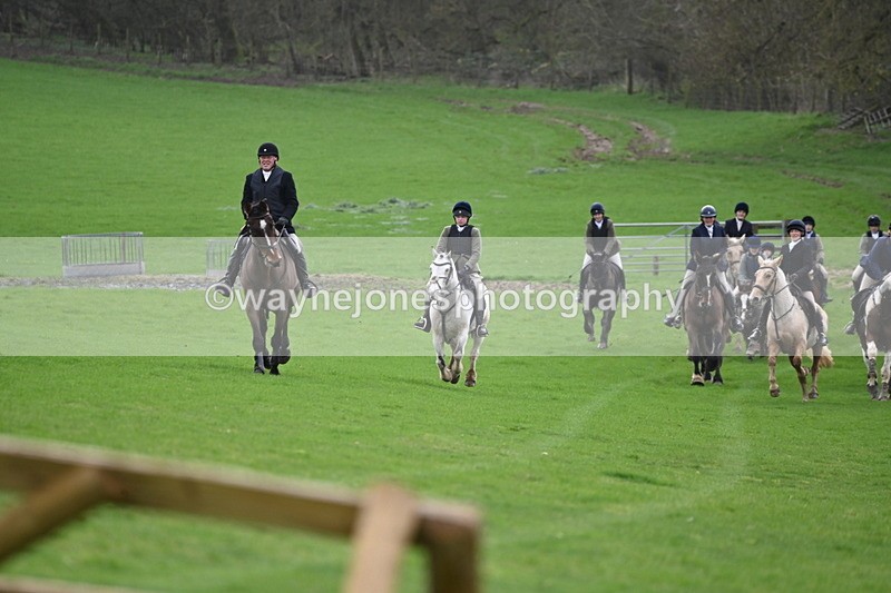 WJ6_9095 - Line Three