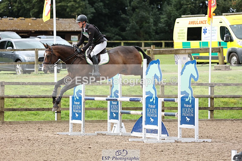 240804-111118-11519 - 364-Tom_Rowland-MONBEG_SKYFALL