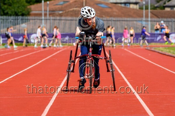 Age25SUN-928971 - Track Male