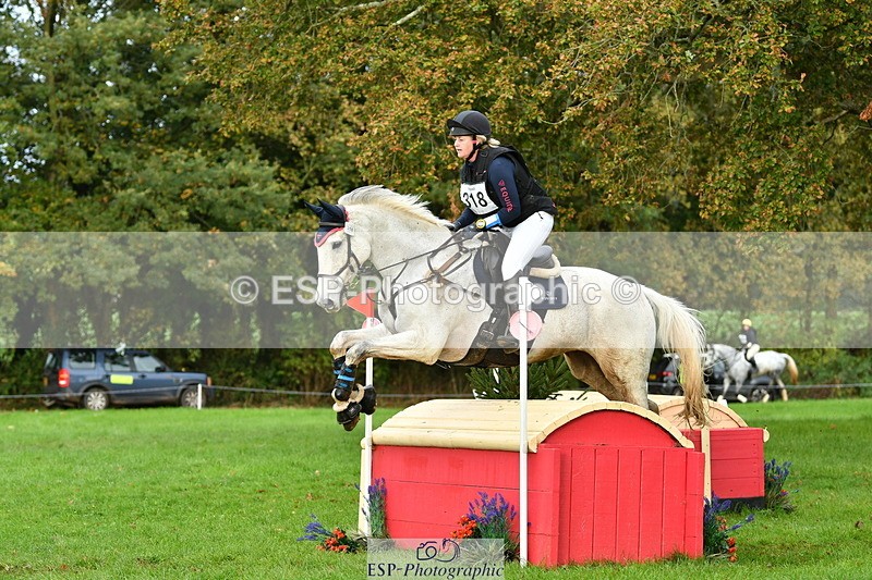 251025A-093956-15419 - D-318-Caroline.Allan