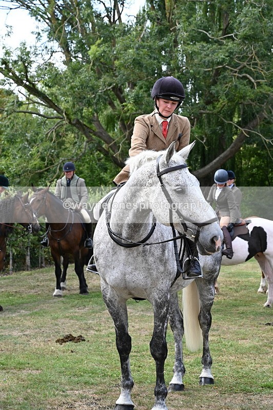 WJ6_3866 - Berks & Bucks - The Old farmhouse - Hound Exercise 20-08-25