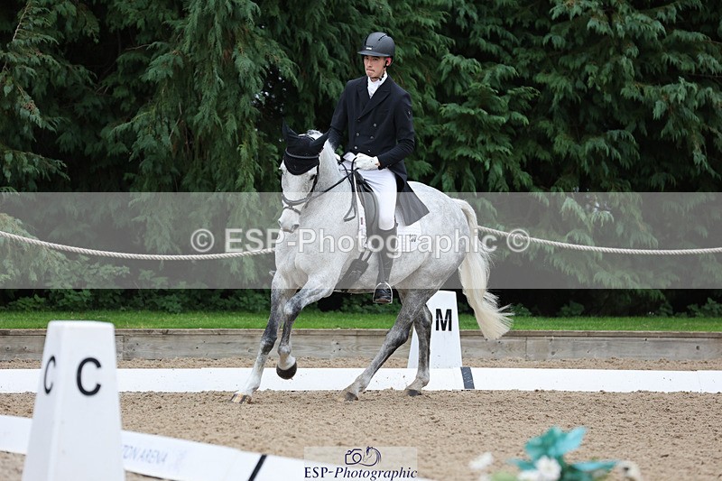 241024-155730-04961 - 236-Musa.Hussain-LIQUID.LUCK