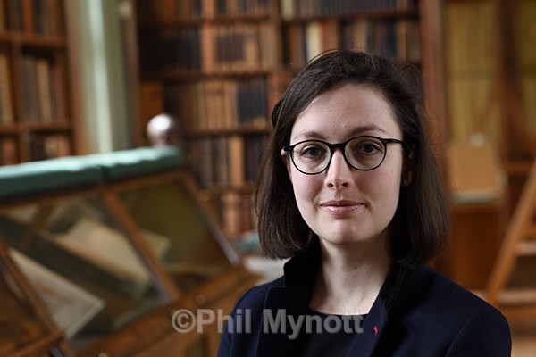 DR ANNE MCLAUGHLIN The Parker Sub-Librarian Corpus Christi