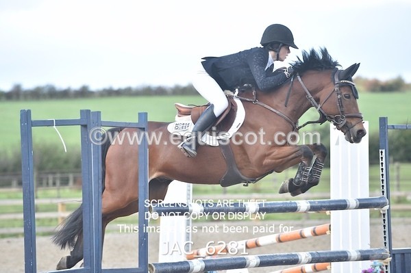 JAC_6281 - CLASS 9 SAT Pony Foxhunter/ 1.10m Open