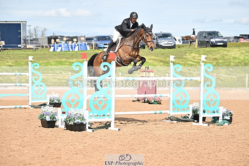 240418A-140555-04229 - Cls 9, 2 Star Big Tour 1.40m