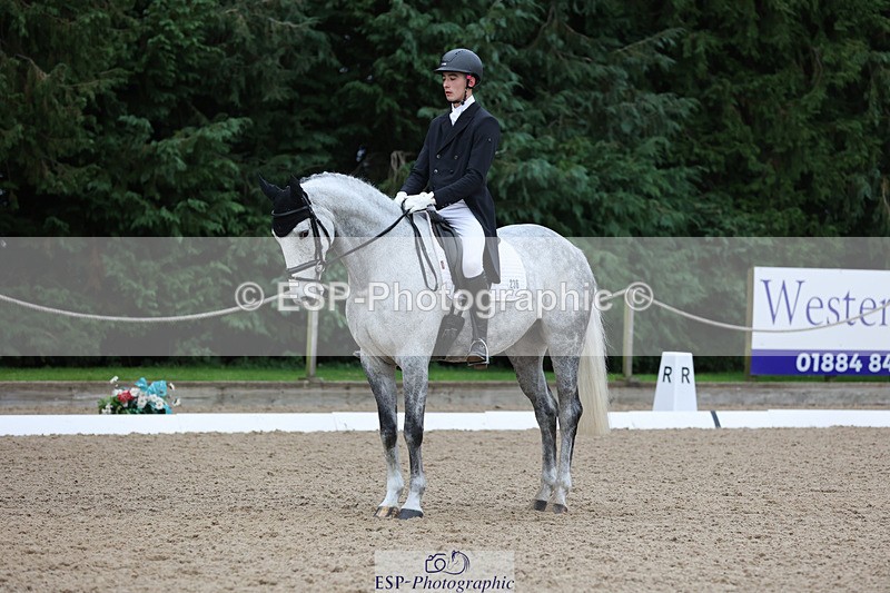 241024-155833-04963 - 236-Musa.Hussain-LIQUID.LUCK