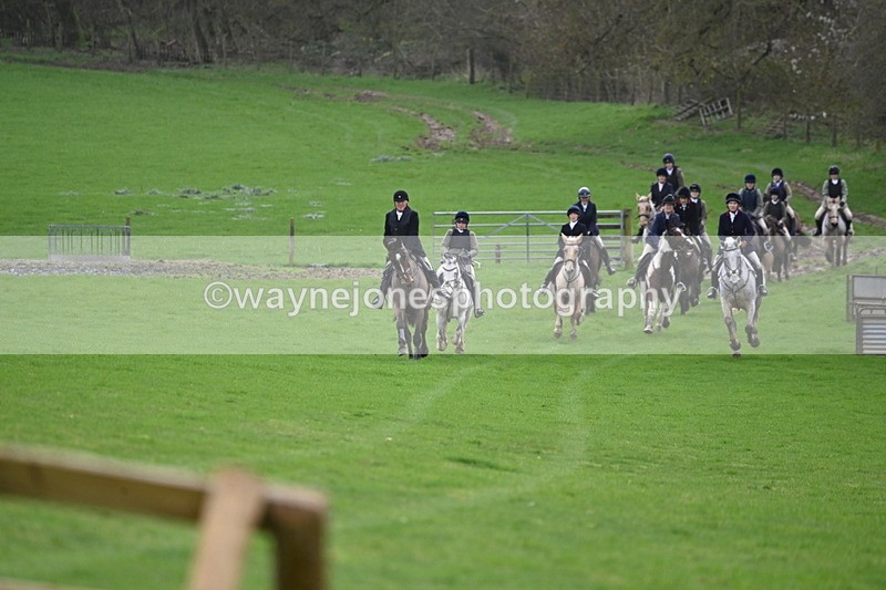 WJ6_9079 - Line Three